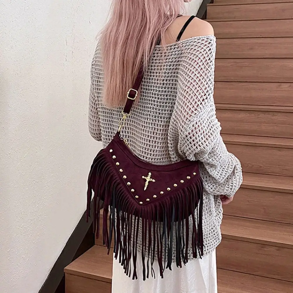 

Sweet Korean Style Tassel Shoulder Bag Rivet Vintage Suede Crossbody Bag PU Leather Large Capacity Ethnic Style Handbag Travel