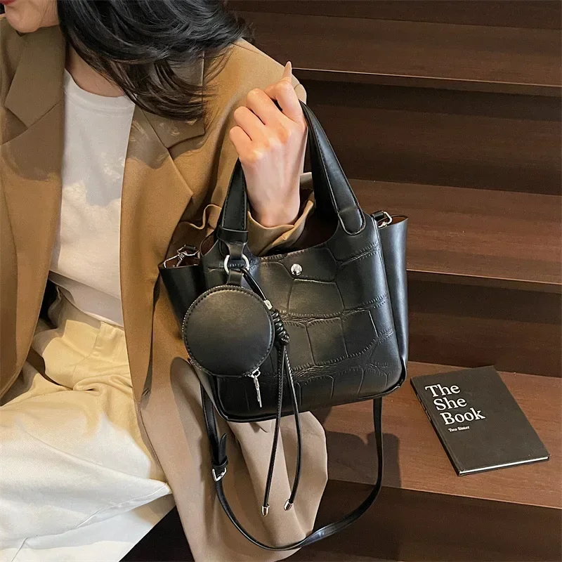 

Fashion Minimalist Bucket Bag2025 New Women Elegant High-End Handheld Tote Casual Versatile Crossbody Purse Luxury Shoulder Bag