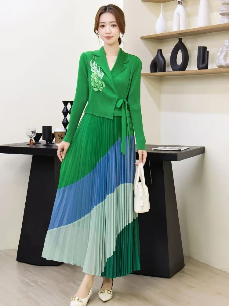 プラスサイズ 2025 夏の新ミディアム丈プリーツドレスエレガントなひだスカート若い母親のためのファッショナブルな優しいスタイル