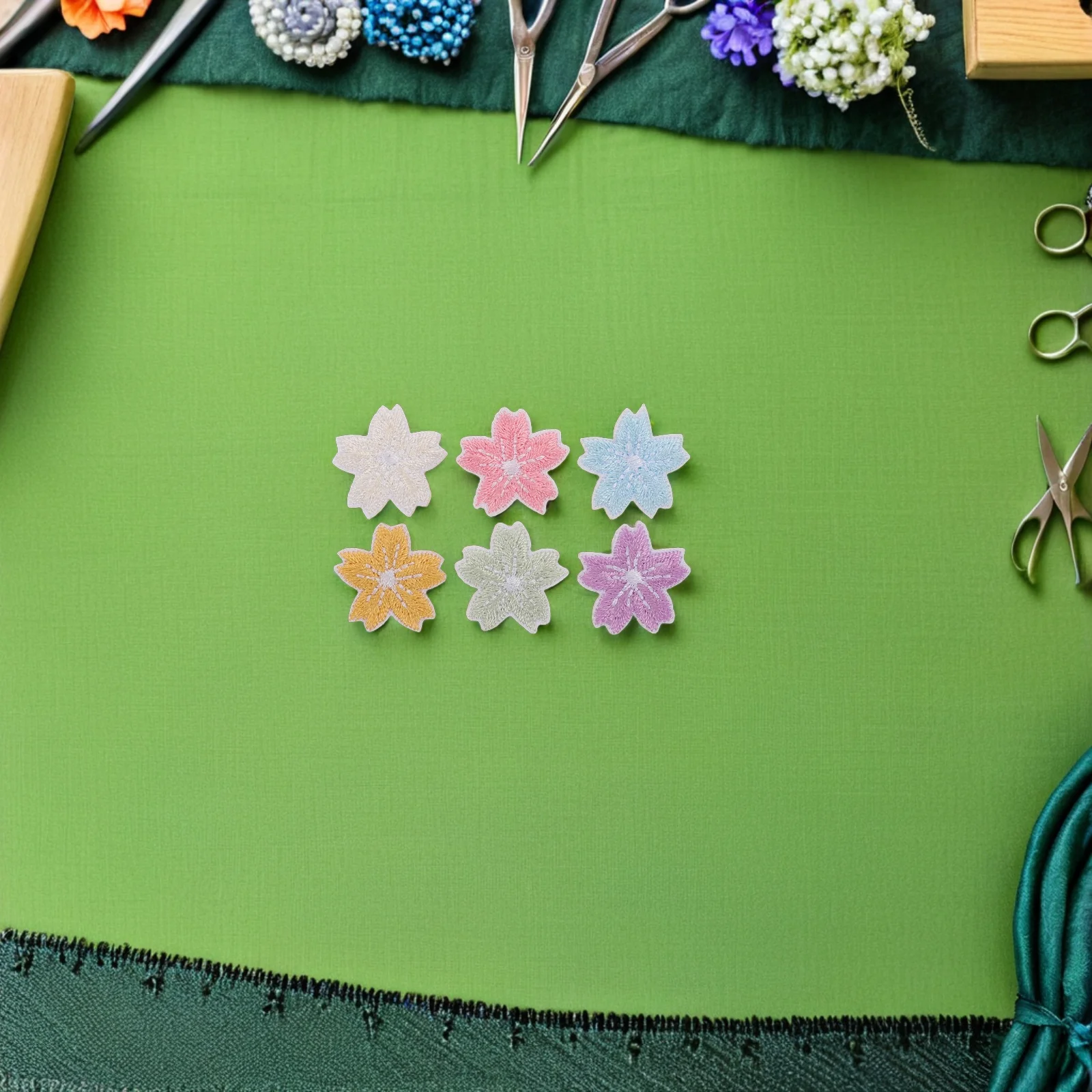 48 pçs flor de cerejeira bordado remendos de flores auto-adesivo mini pano apliques para sacos jeans chapéus florais scrapbook adesivos