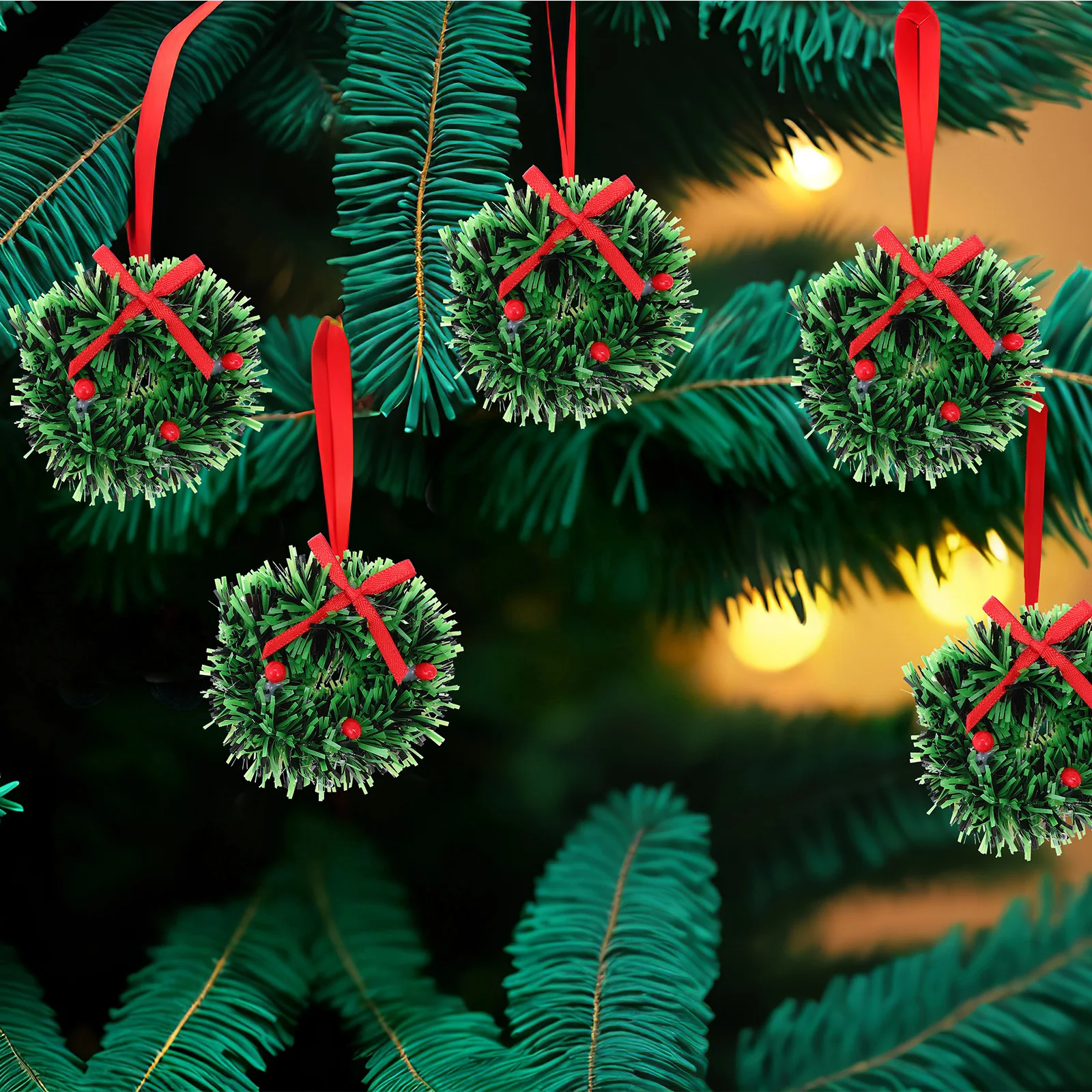 

5Pcs Xmas Decorative Wreath Long-Lasting Plastic Mini Wreaths for Mini Gardens Holiday Decorations Festive Craft Design Projects