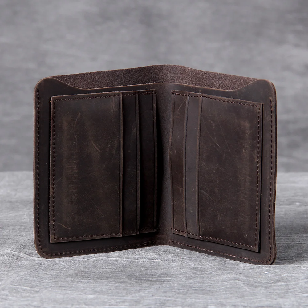 S.WORKER Klassische Kurzbörse aus Vollnarbenleder für Herren, Minimalistische Taschenbörse mit Kartenhalter – Detail 7