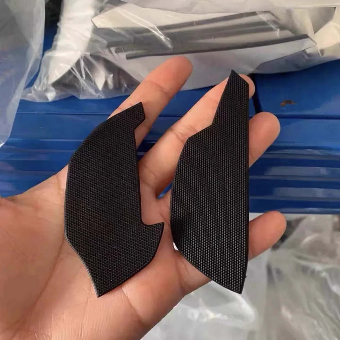 1 Pair Mouse Side Grips‌ For Razer Basilisk Ultimate/Basilisk V2/Basilisk X HyperSpeed Mice Sides Anti Slip Non-Slip Sticker