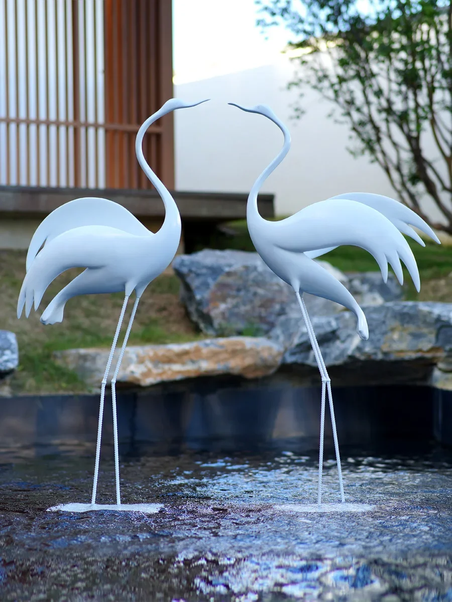 Crane sculpture decorations, outdoor courtyard floor decoration, abstract animals