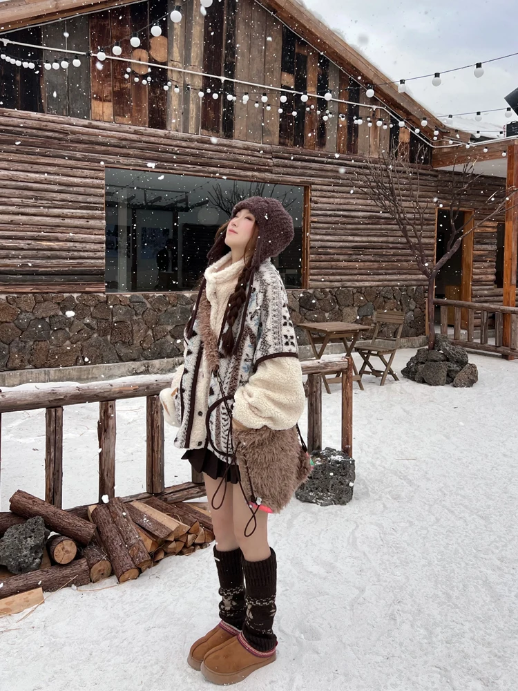 معطف جديد لخريف وشتاء 2025 بياقة واقفة فضفاض غير رسمي متعدد الاستخدامات دافئ ناعم بيج مطبوع بصدر واحد من صوف الضأن #4