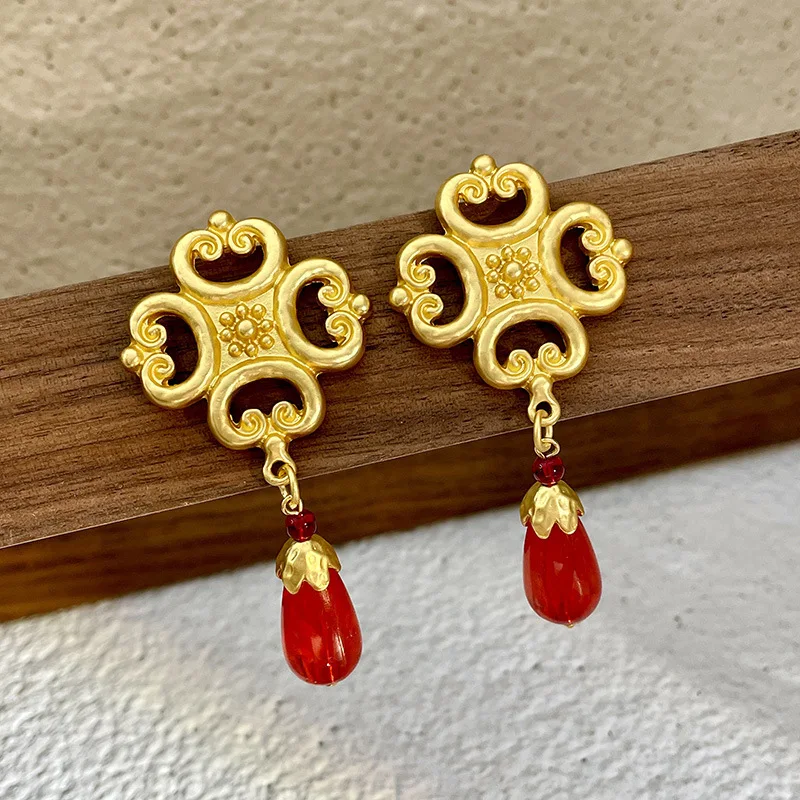 women fashion earrings Baroque Elegant earrings for Ladies