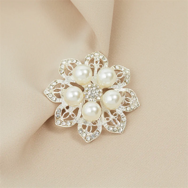 Fashion Pearl Brooch For Women Luxury Zircon Petal Brooch Clothes Pin Accessories Fine Jewelry Wholesale