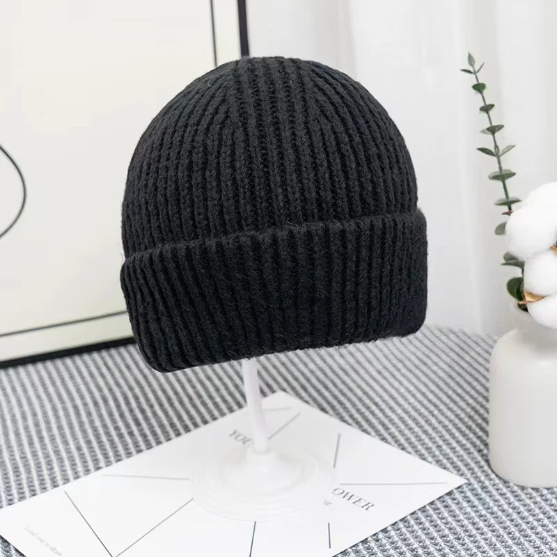 Uog  Outdoor winter cold proof woolen hat