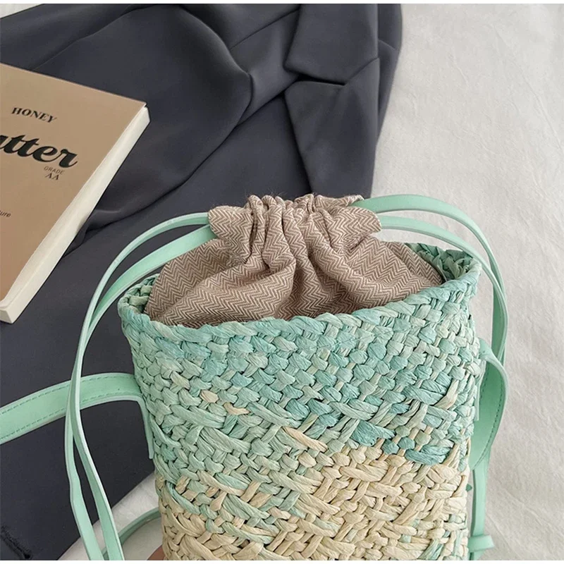 Umhängetasche aus Baststroh mit Farbverlauf, Designer-Sommer-Strand-Reise-Schultertasche, grasgewebter Boho-Shopper-Markkorb – Detail 6