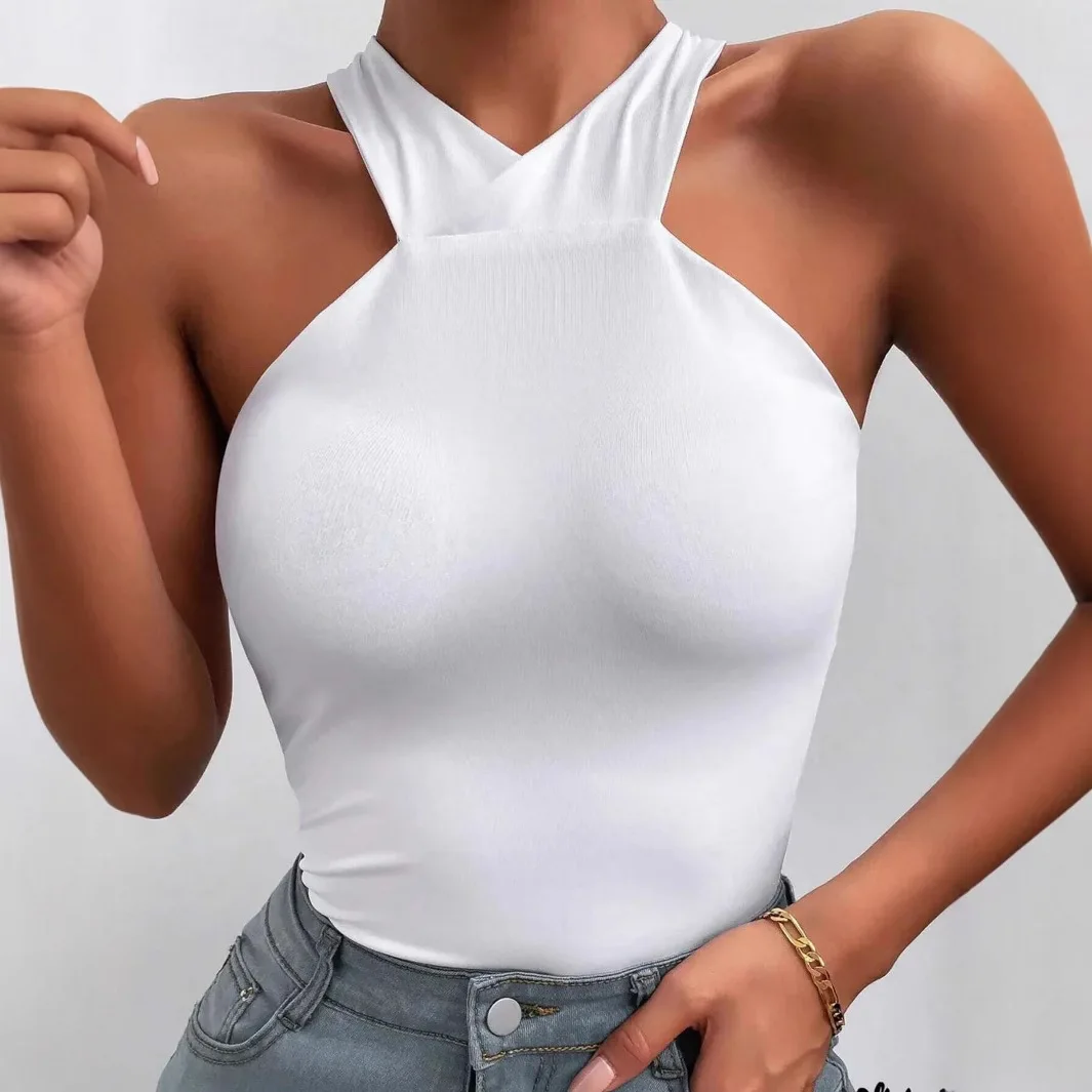 

A new, simple and sexy crossover T-shirt with a backless design and a short top that is selling well in spring and summer