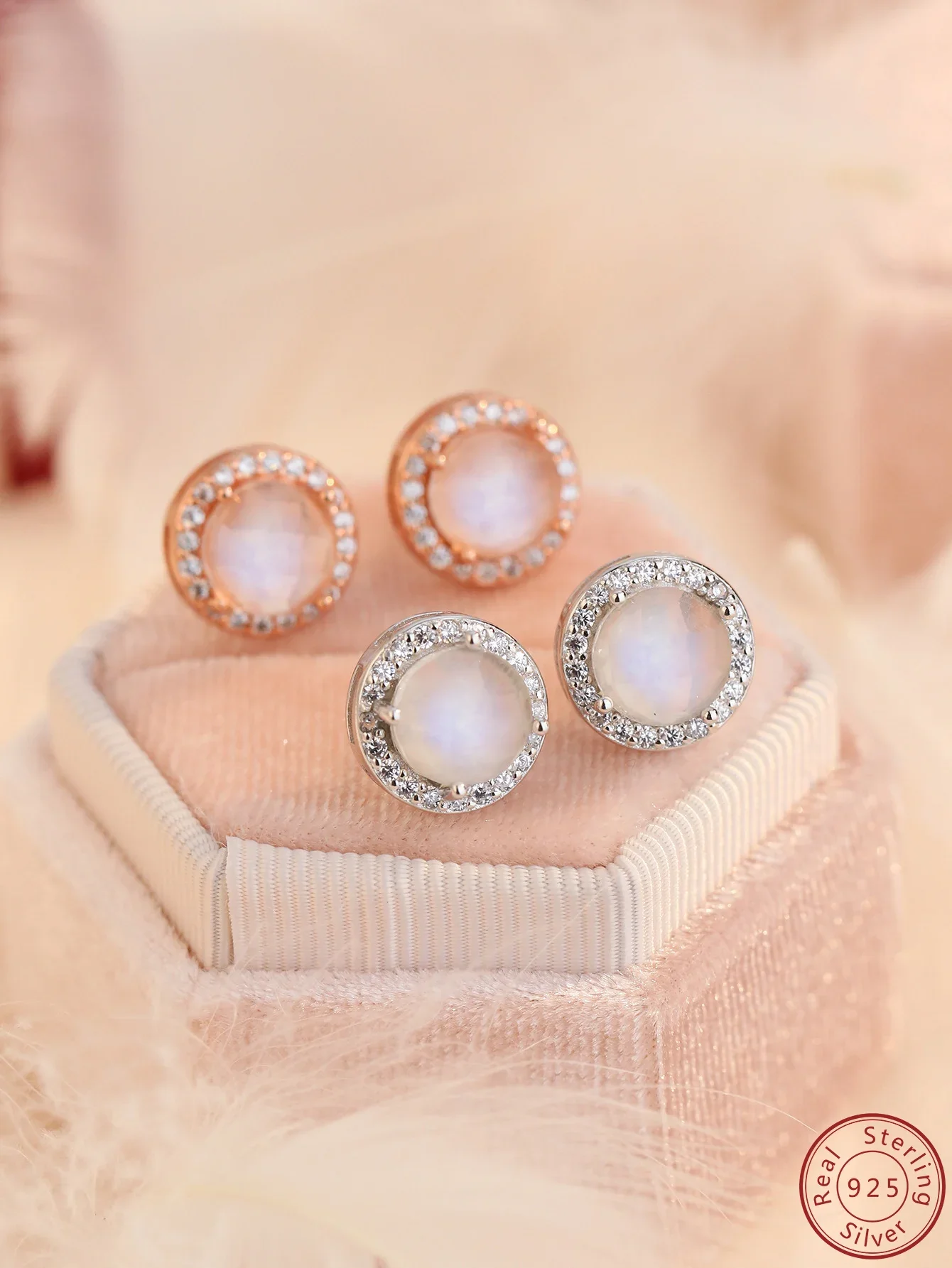 

Женские серьги из серебра 2023 пробы с лунным камнем