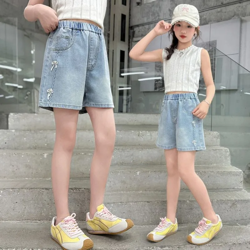 2026 Summer Girls' Denim Shorts with Wave Embroidery Korean Loose Fit Hot Shorts for Kids Fashion Design​