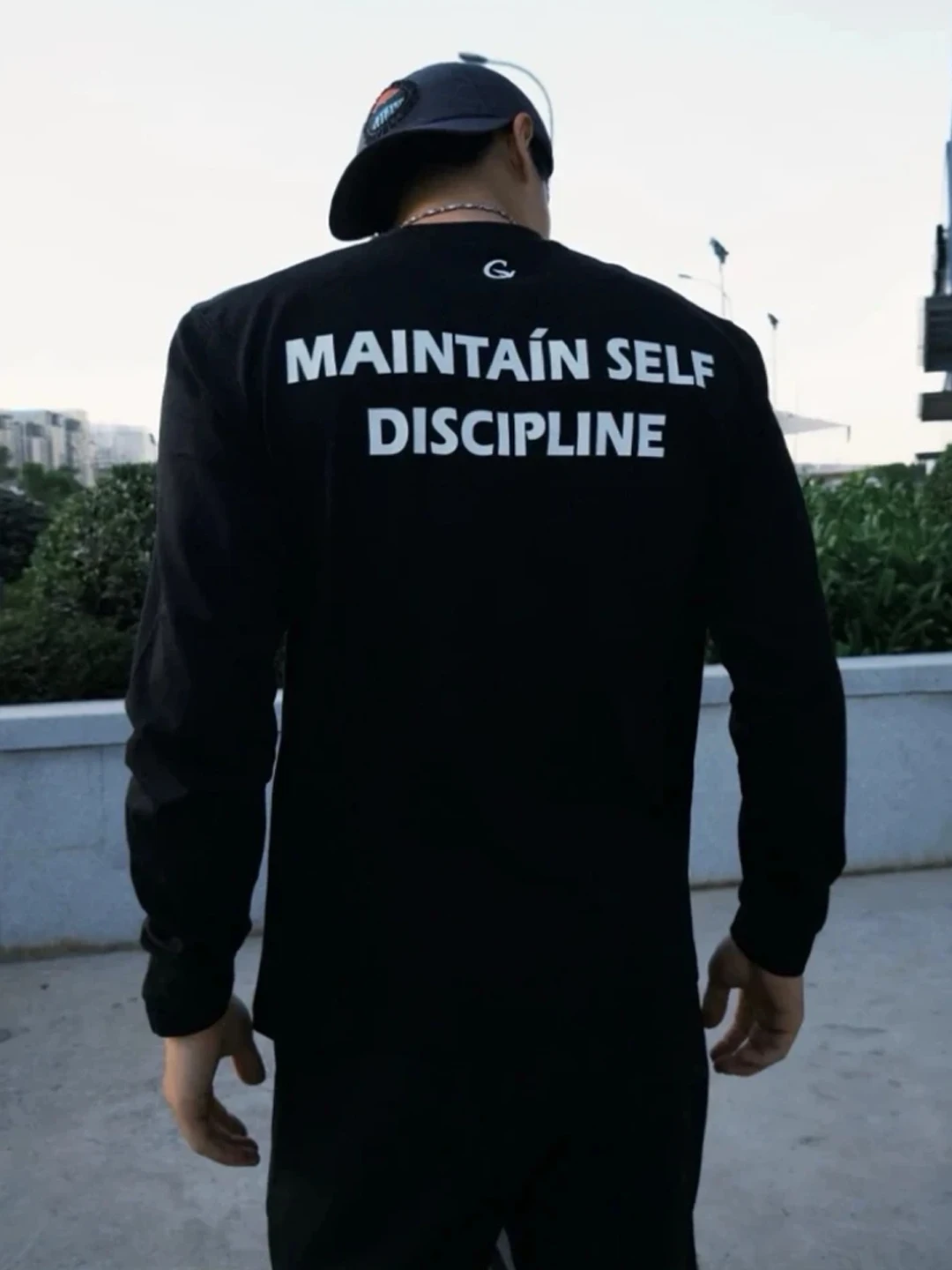 

Мужская осенняя толстовка Bla American Long Sleeve с буквенным принтом, улучшенной посадкой и эффектом увеличения ширины плеч, базовая футболка