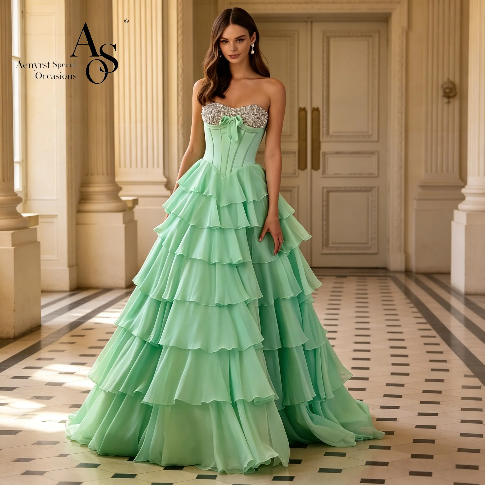 

Elegant retro strapless multi-layered skirt formal ball gown adorned with bow appliqué - evening dress