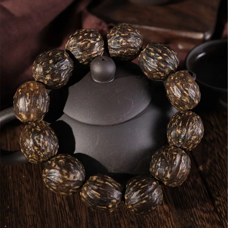 

Natural Vietnam Nha Trang Agarwood Bracelet Burl Black Oil Old Materials Submerged Type with Shape Amusement Article Bracelet