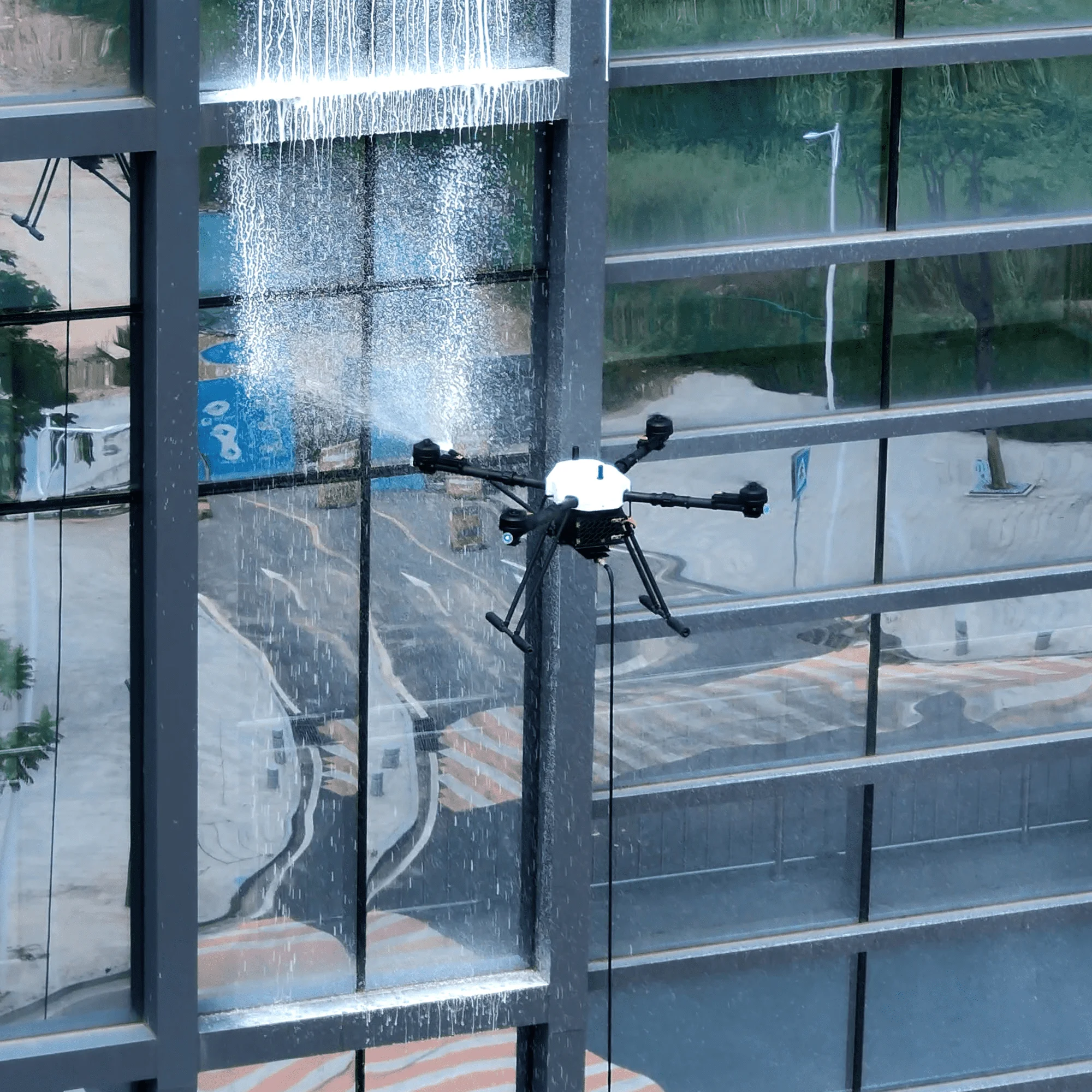 D15R Prosumer Cleaning With 15km Range And Remote Control For Solar Panel And Window Power Washing