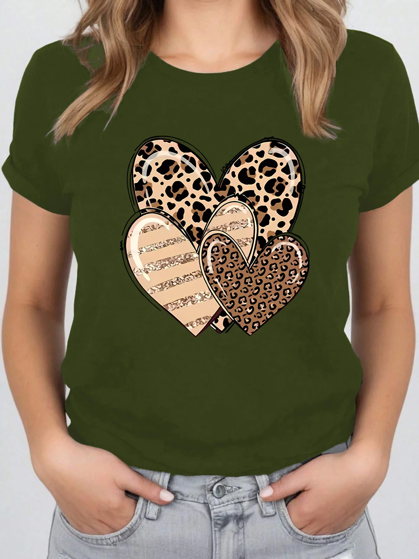 Modna koszulka damska Leopard Heart Print Codzienna koszula z krótkim rękawem Letnia koszulka z okrągłym dekoltem Prosta sportowa odzież damska