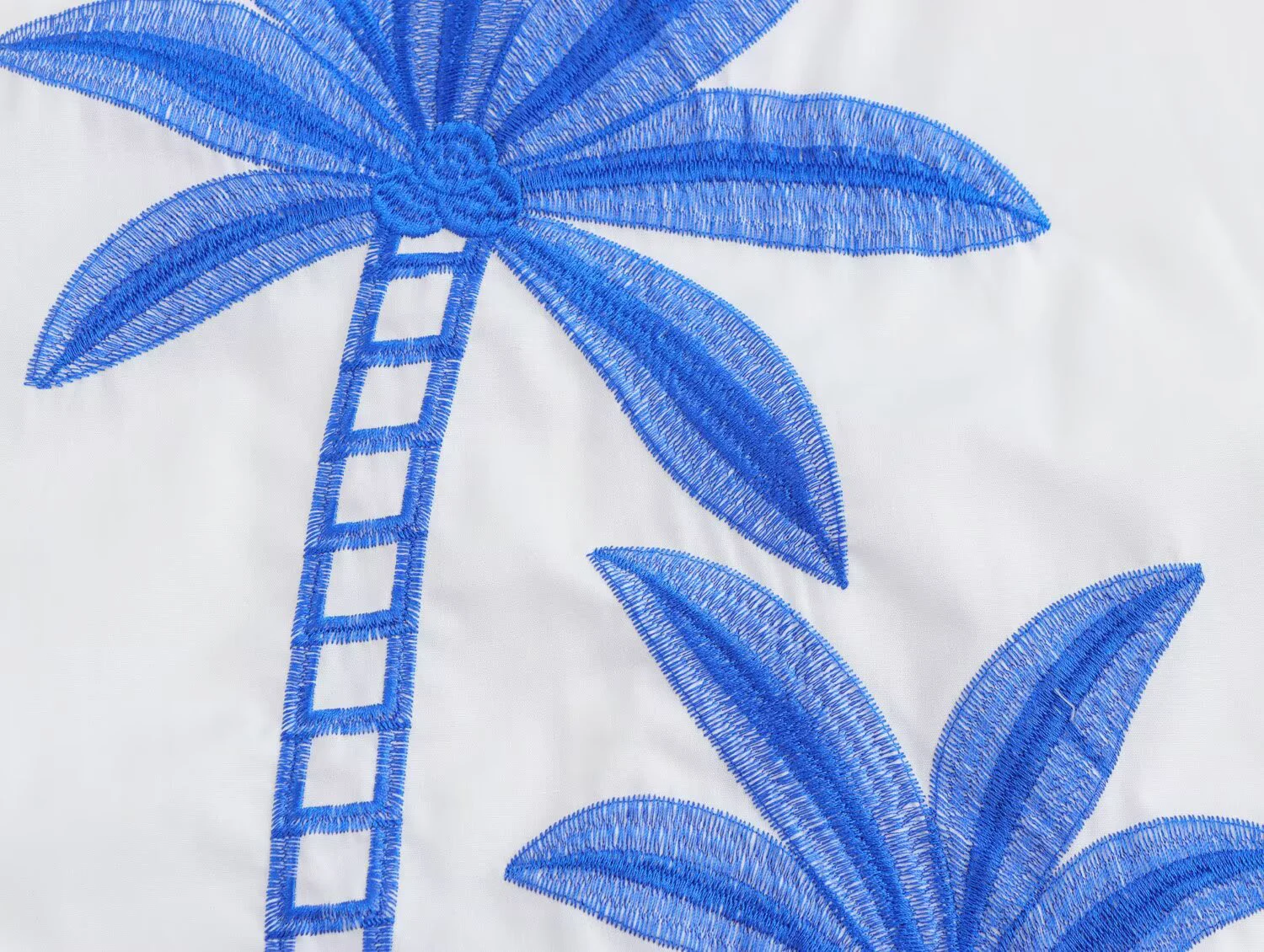 2025 Traje de desplazamiento de nicho Falda camisera de manga larga con estampado a juego de colores de porcelana azul y blanca suelta y versátil