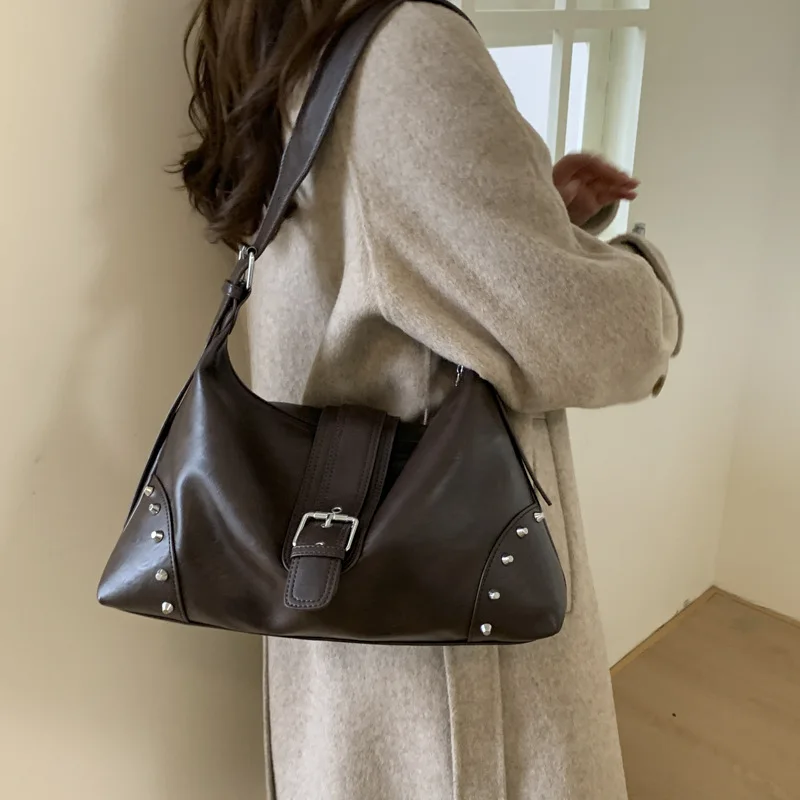 

Большая повседневная женская сумка из искусственной кожи, женская сумка-бродяга на плечо, женская большая сумка-тоут, модная женская сумка с заклепками подмышками bolsas