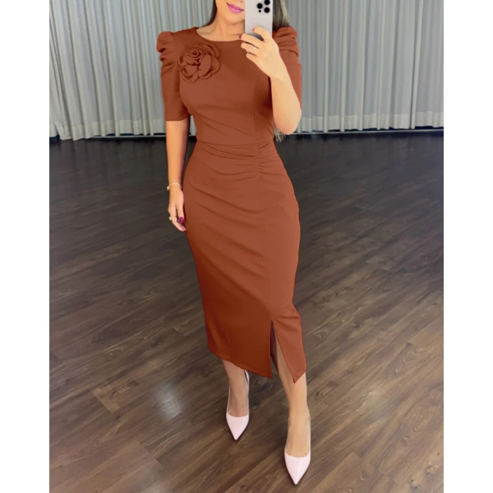 

‌2025 Summer Women's Floral Decor O Neck Short Sleeve Ruched Dress Casual Slit Hem Midi Dress
