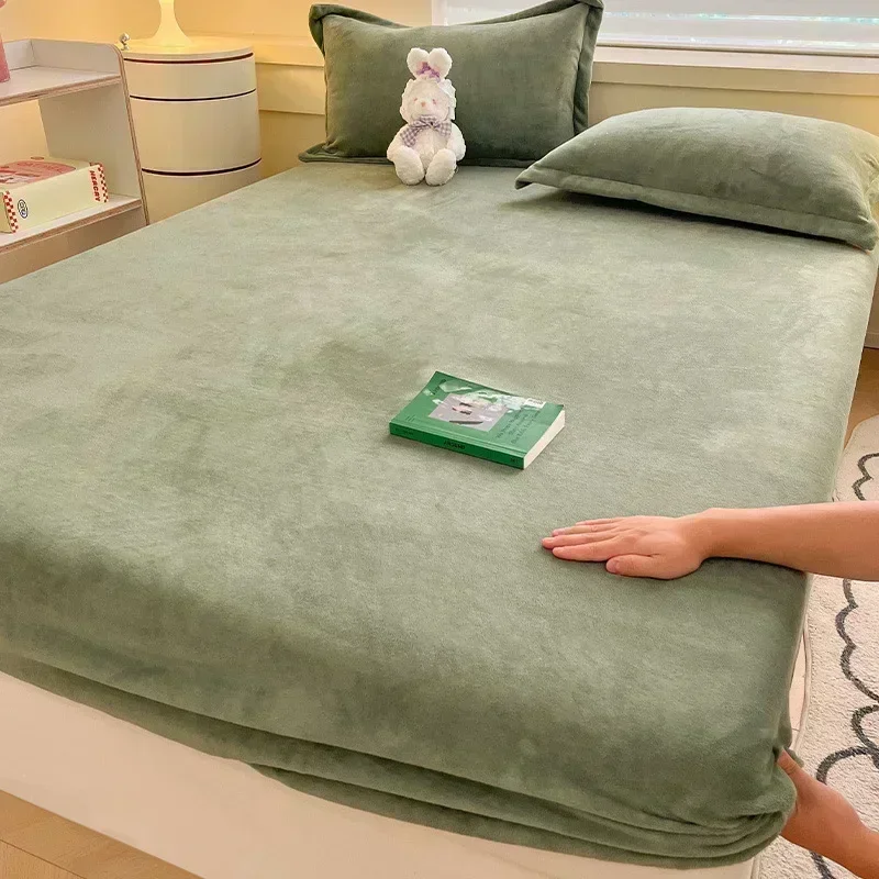 

Thickened warm milk velvet bedsheet, winter single bed cover, mattress cover, non slip bed 1041