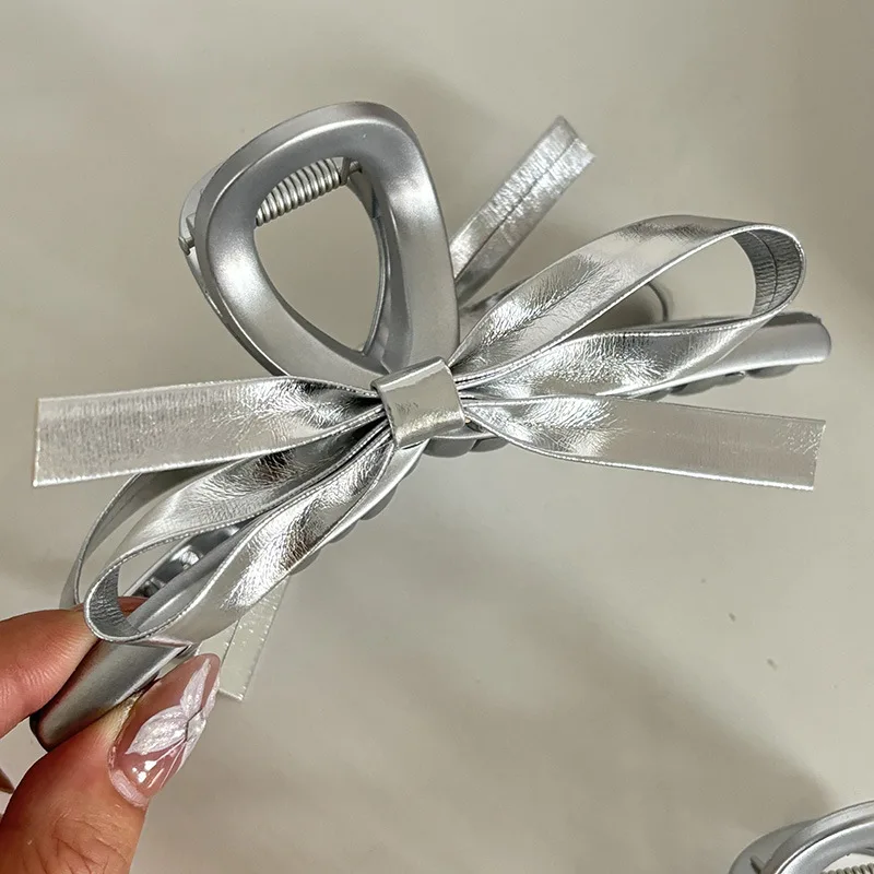 Sweet and Cool Silver Bow Water Diamond Claw Clip  Back Spoon Pan Hair Large Shark Clip High Grade Headwear Accessories