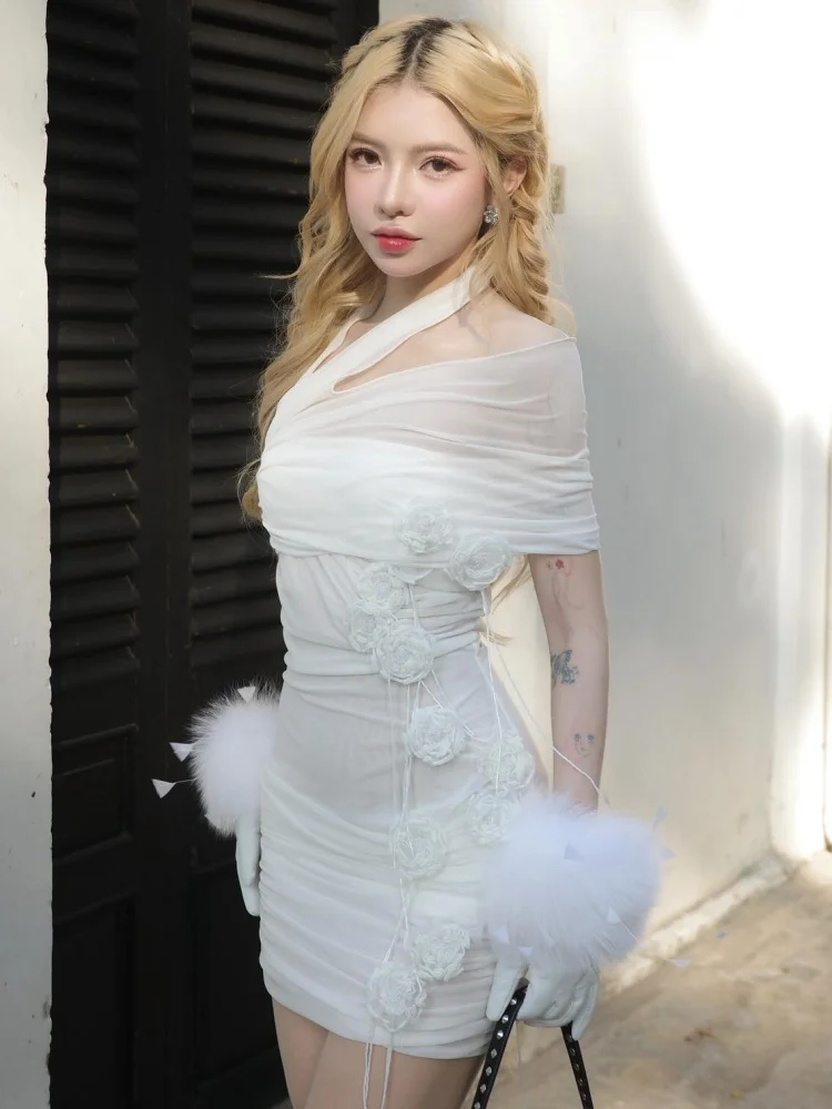 Elegant Asymmetric Mesh Sheer Mini Dress พร้อมรายละเอียดดอกไม้ Halter คอลูกไม้ดอกไม้วันเกิด Prom Dresses