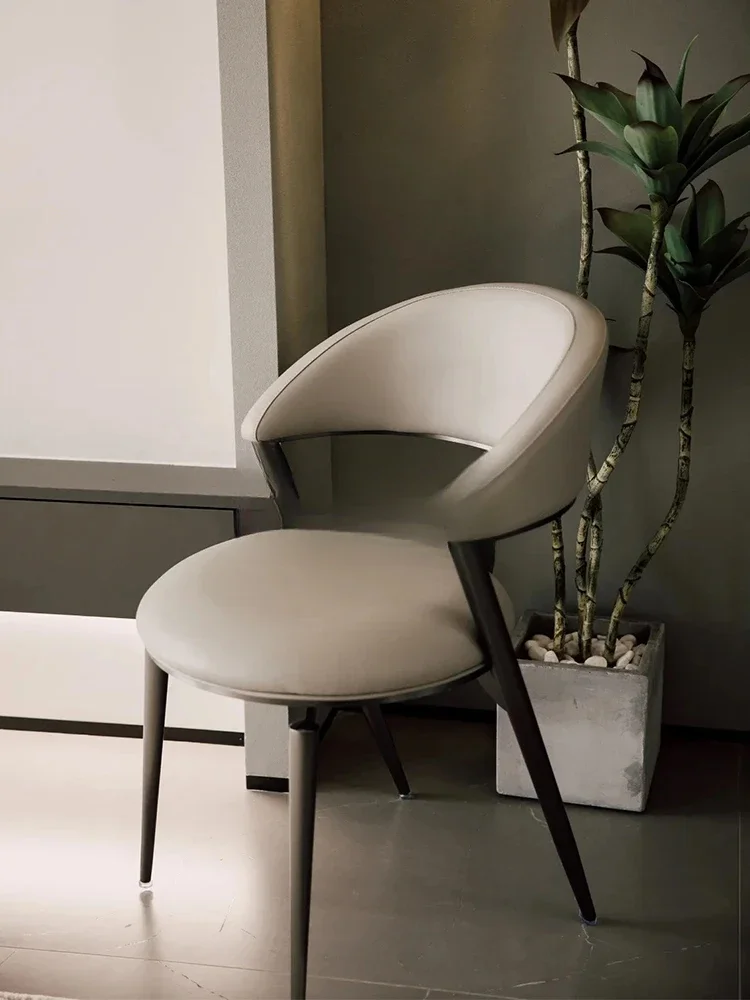 

Роскошный обеденный стул в скандинавском стиле, итальянский современный простой мягкий стул со спинкой, кожаный стул