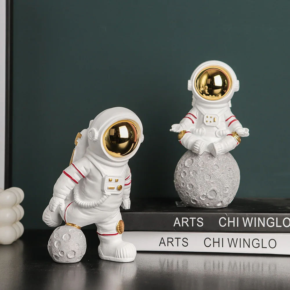 Resin Astronaut Figurines,Spaceman with Moon Sculpture,Decorative Miniatures,Cosmonaut Statues,Fashion Creative Gift,Home Decor