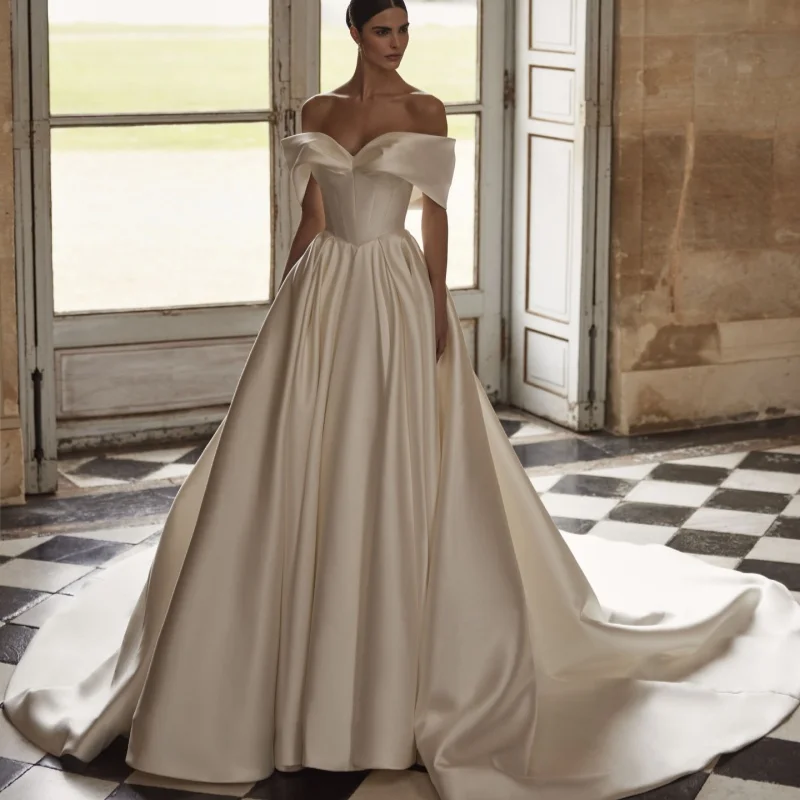 

Satin Ivory White Elegant Sweetheart Ball Gown Wedding Dress With Decoration A-line Long Sleeves Bridal Gowns Customized