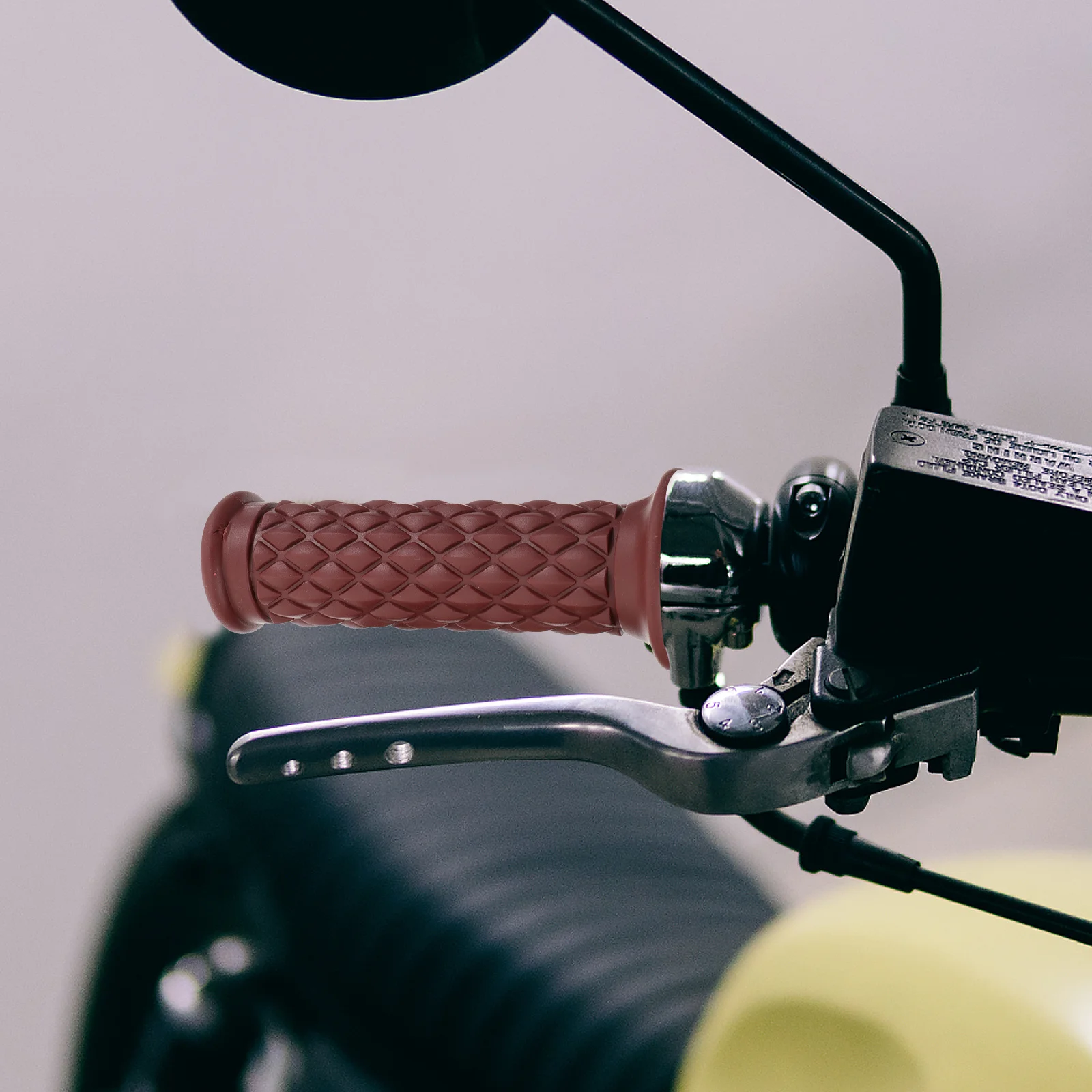 

1Pair Retro Motorcycle Handlebar Grip Mild Rubber Anti-Skid Design Fine Workmanship Easy Installation Practical