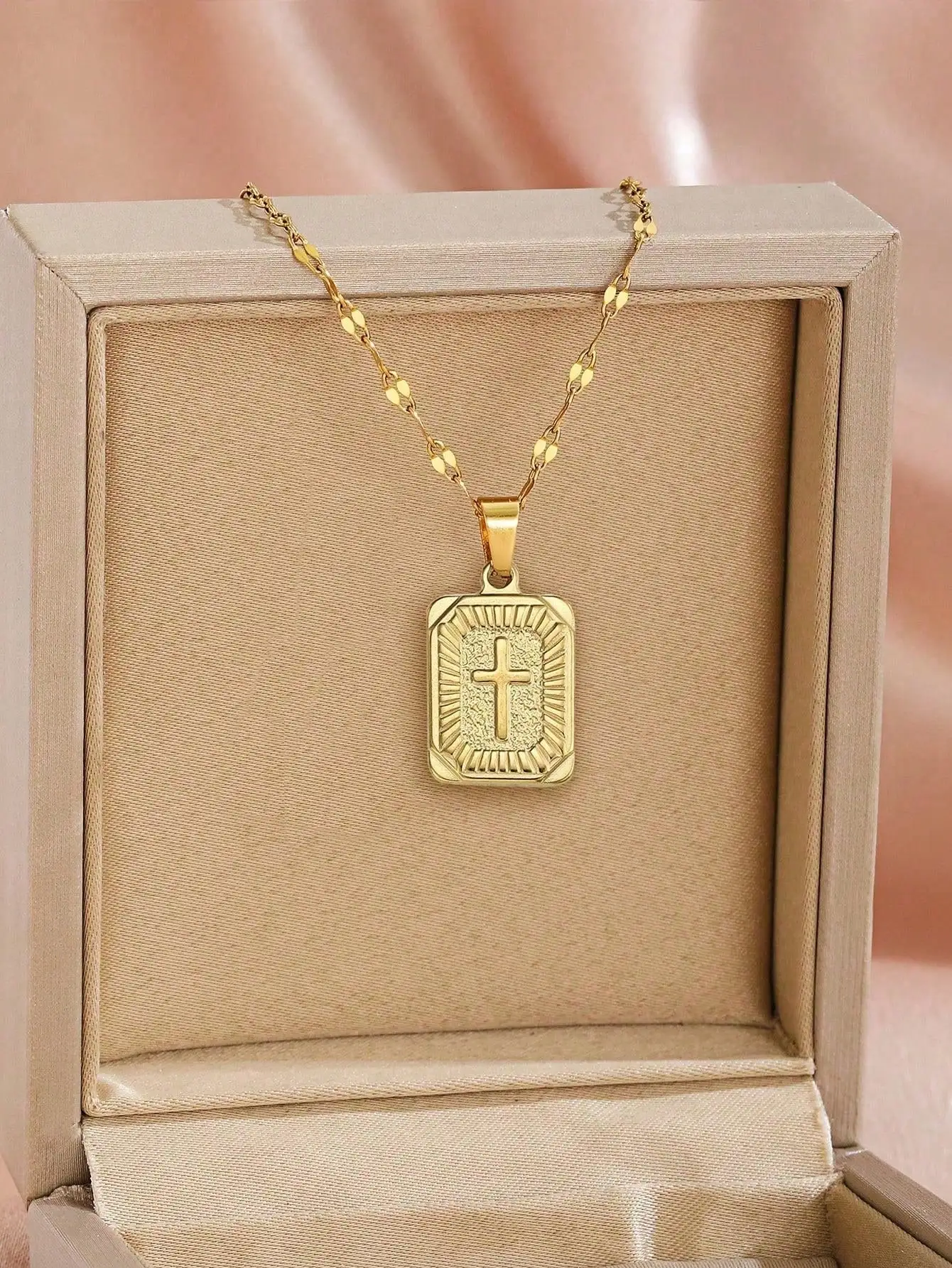 1 unisex retro cross pendant, featuring a metal tag design, paired with a long necklace, classic and versatile, with a stylish a