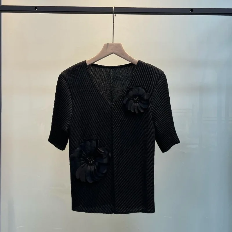 

Плиссированная однотонная футболка с V-образным вырезом Miyake, лето 2026, новинка, с объемными цветами, повседневная, с коротким рукавом, эластичная, женская