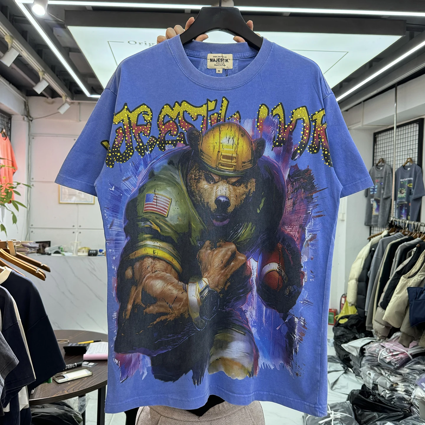 

Retro American Streetwear Black Bear Print T-Shirt Half Sleeve Distressed Glitter Short Sleeve Cotton Top for Men And Women