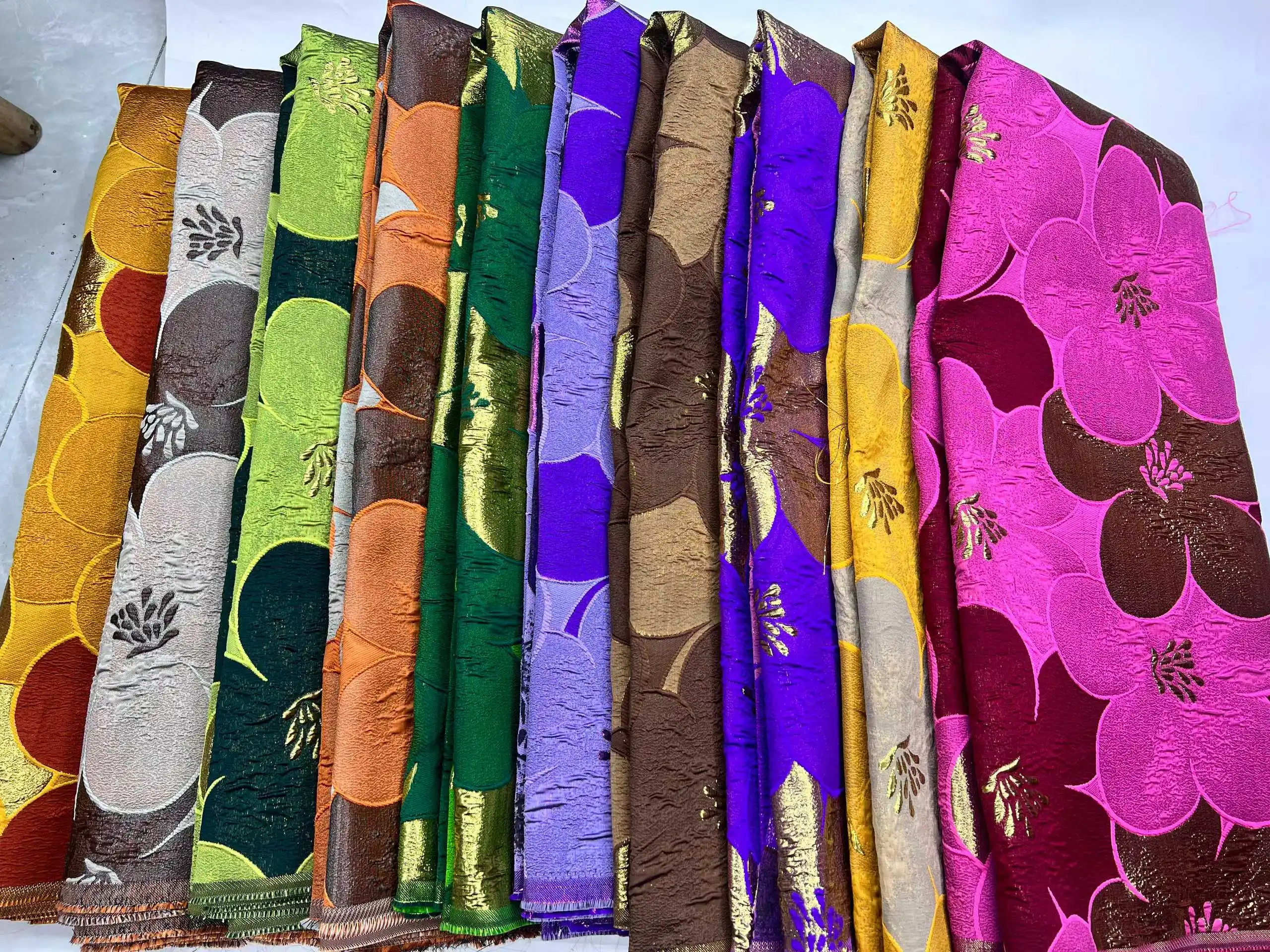 파티 시즌 나이지리아 브로케이드 레이스 원단 고품질 2025 아프리카 레이스 원단 자카드 웨딩 파티 드레스 재봉용 SZ1694