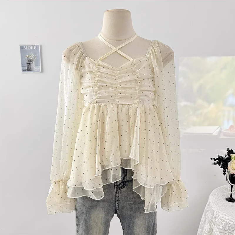 

Шифоновая блузка в горошек, женские французские топы с квадратным воротником и лямкой на шнуровке, новинка 2025 года, милая рубашка с нерегулярными оборками и складками