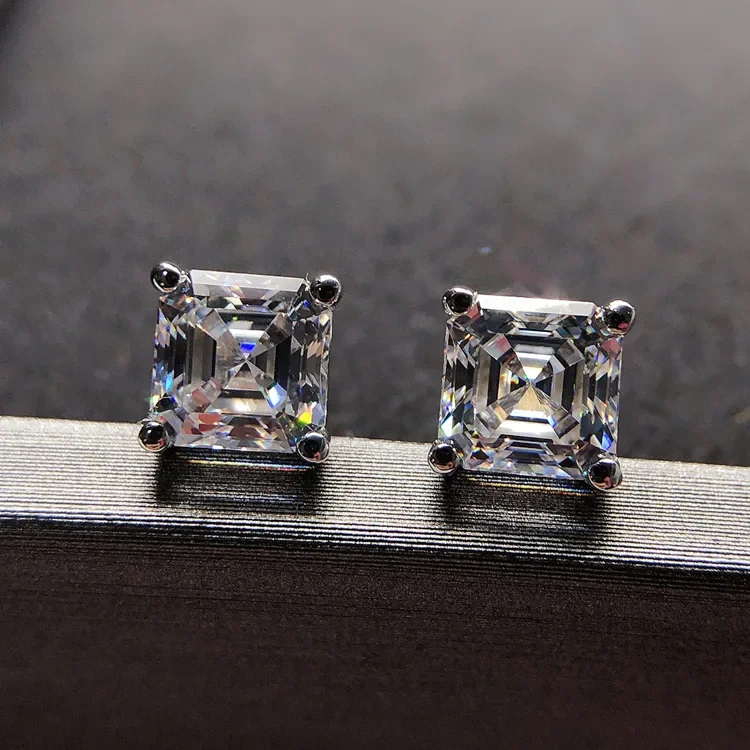 Emas Putih Solid Platinum PT950 Anting Berlian Empat Cakar Anting Wanita Tren Sederhana 14K Baru