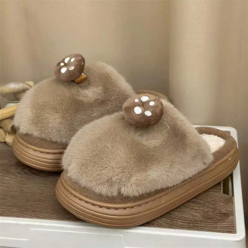 여성용 버섯 슬리퍼 여성용 흰색 푹신한 플랫폼 신발 여성 겨울 따뜻한 짧은 플러시 슬라이드 홈 슬리퍼