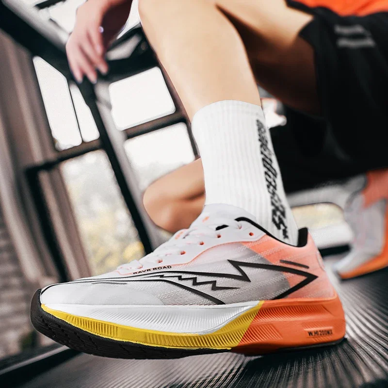 Chaussures de course avec plaque en carbone à l'hypothèse complète, chaussures d'entraînement de piste absorbant les chocs, marathons pour hommes et femmes