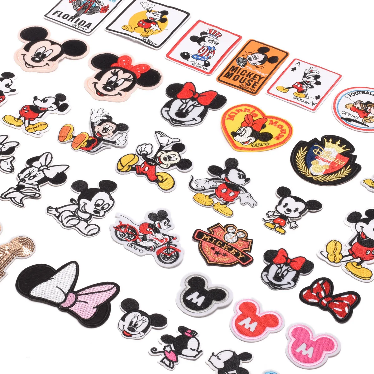 39 szt. Myszka Mickey naszywki Minnie DIY odzież Disney Iron na haftowane naszywki do szycia dziecięca aplikacja do dekoracja ubrań