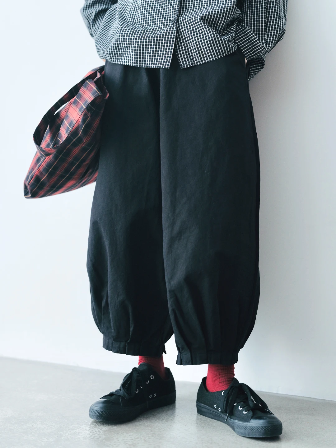 

imakokoni 2024 autumn women's pants made of pure cotton and Japanese loose washed twill pleated radish pants 244821