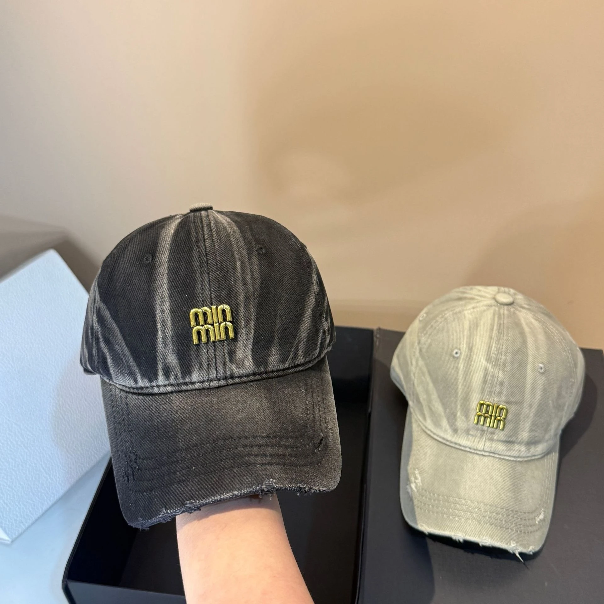 

2026 New Korean Style Gradient Tie-Dye Baseball Caps for Women, Retro Face-Flattering Sun Hats