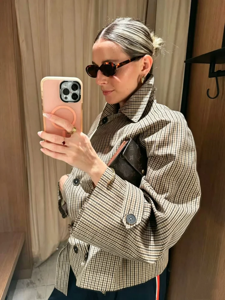 Vintage Plaid Cropped Trench Jacket Women Casual Lapel Collar Double Breasted Loose Jacket Office Lady Elegant Short Overcoat