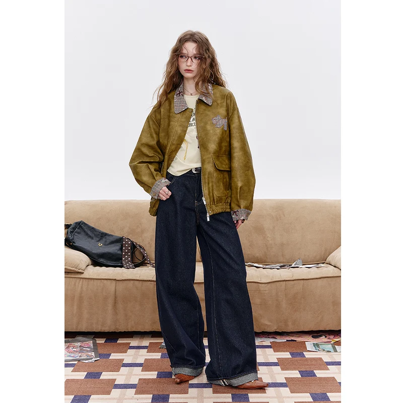 ELFSACK Women Y2K Long‑Sleeve Tee with Bear & Letter Graphic Print, Slim Ribbed Cropped Fall Casual T‑Shirt Top