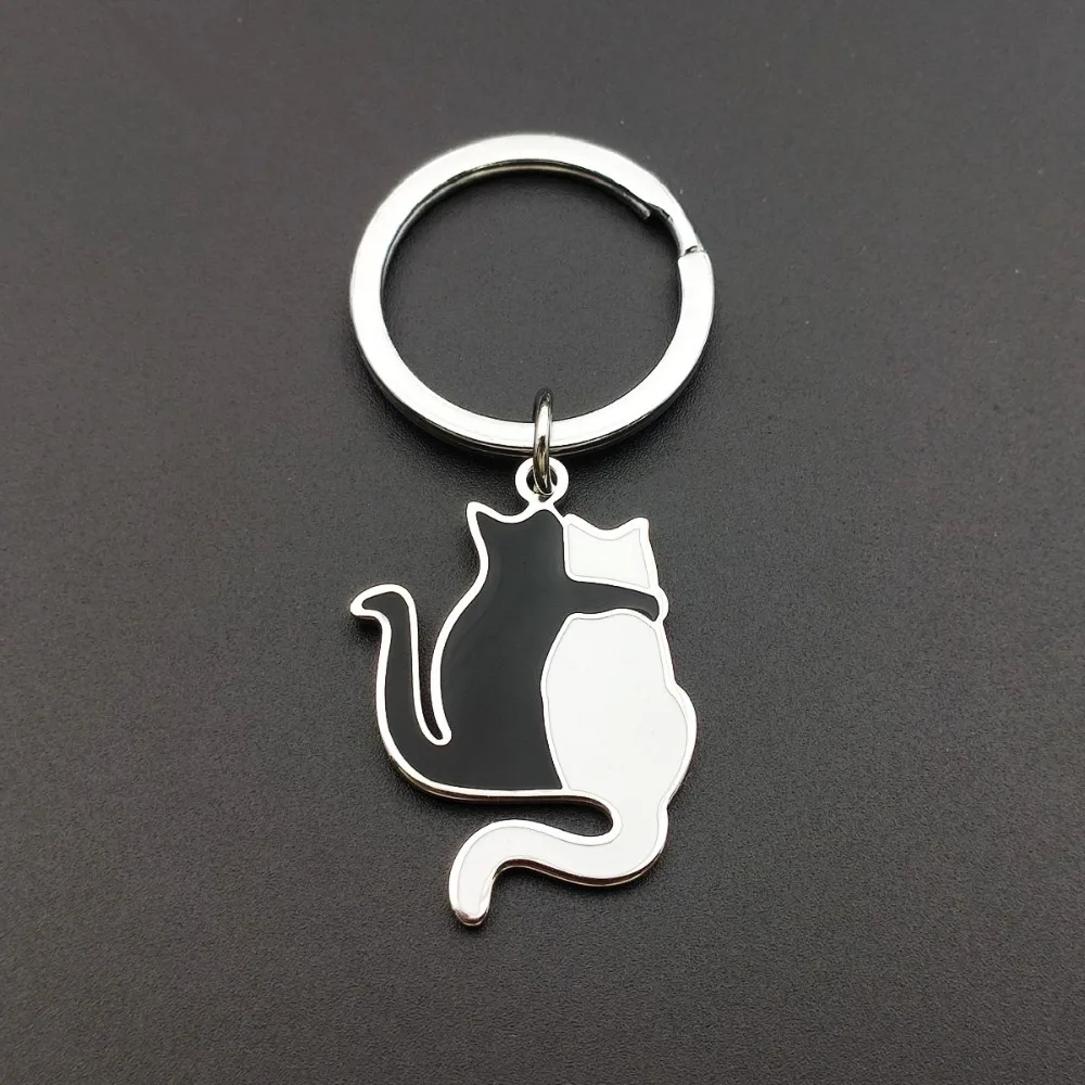 

Giant Steel Jewelry Korean Ins Black and White Cat Back Couple Best Friend Keychain Necklace Pendant Element Car Keyring Gift
