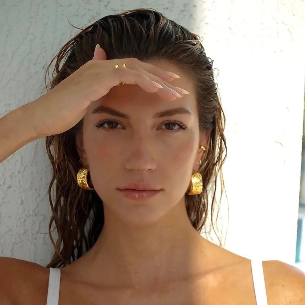 Vintage Gold-Plated Hammered Wide C-Shaped Hoop Earrings for Women, Bold and Unique Stainless Steel Punk Jewelry Gift