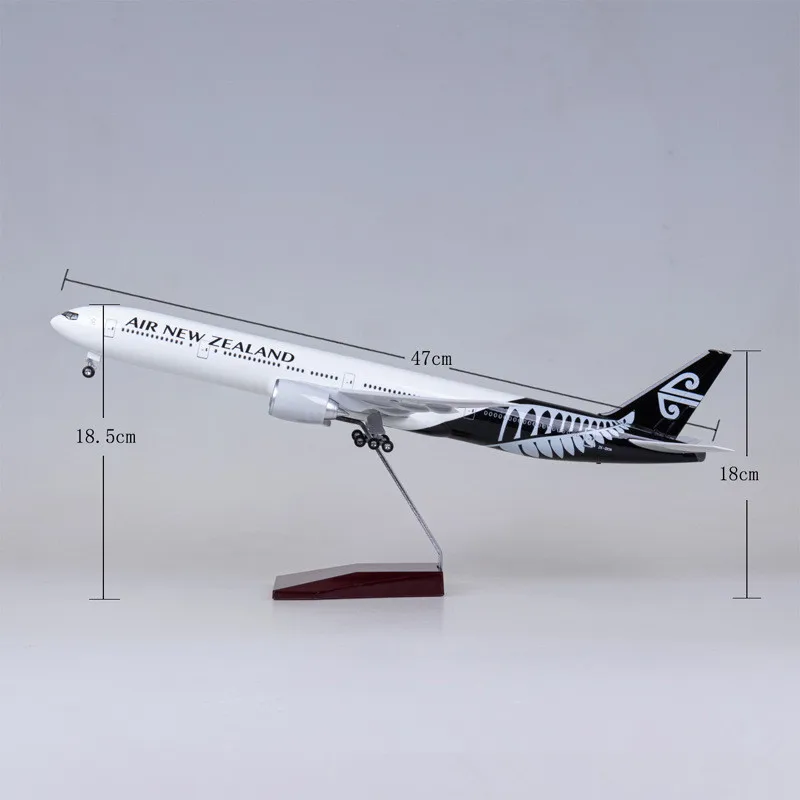 1/157 Scale 47cm Boeing 777 Diecast Model Air New Zealand Airlines Resin Plane With Light Airplane Collection Display Toys Gift