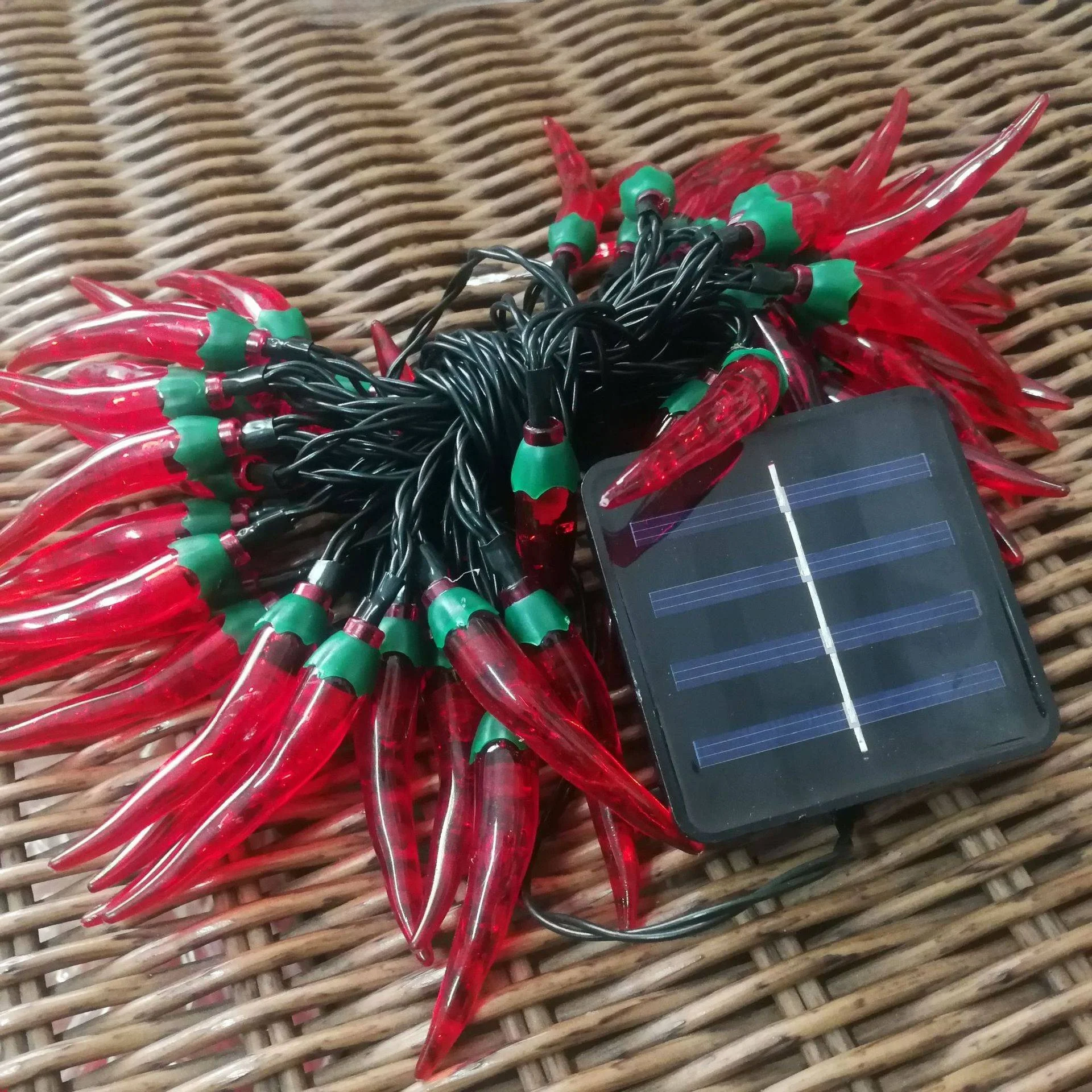 outdoor-solar-powered-led-string-lights-pepper-shape-decorative-lanterns-waterproof-garden-courtyard-decoration