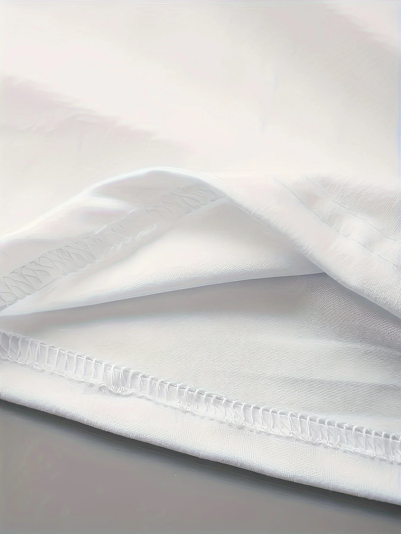 여성용 파리 스타일 프린트 반팔 티셔츠 자전거 패턴과 반투명한 'Bonjour Paris' 텍스트가 있는 에펠탑