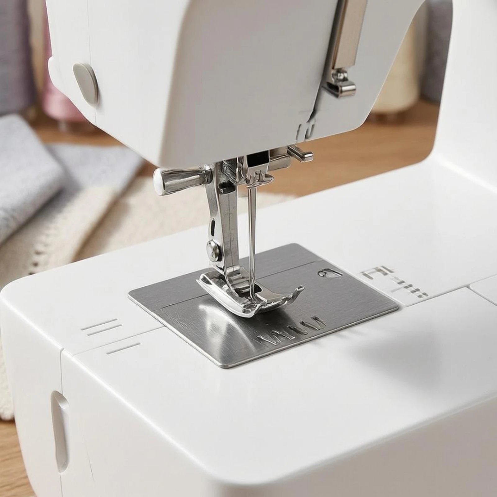 9 Stitch Sewing Machine Compact Desktop Sewing Machine Craft Tool White Home Appliance Fast Stitching